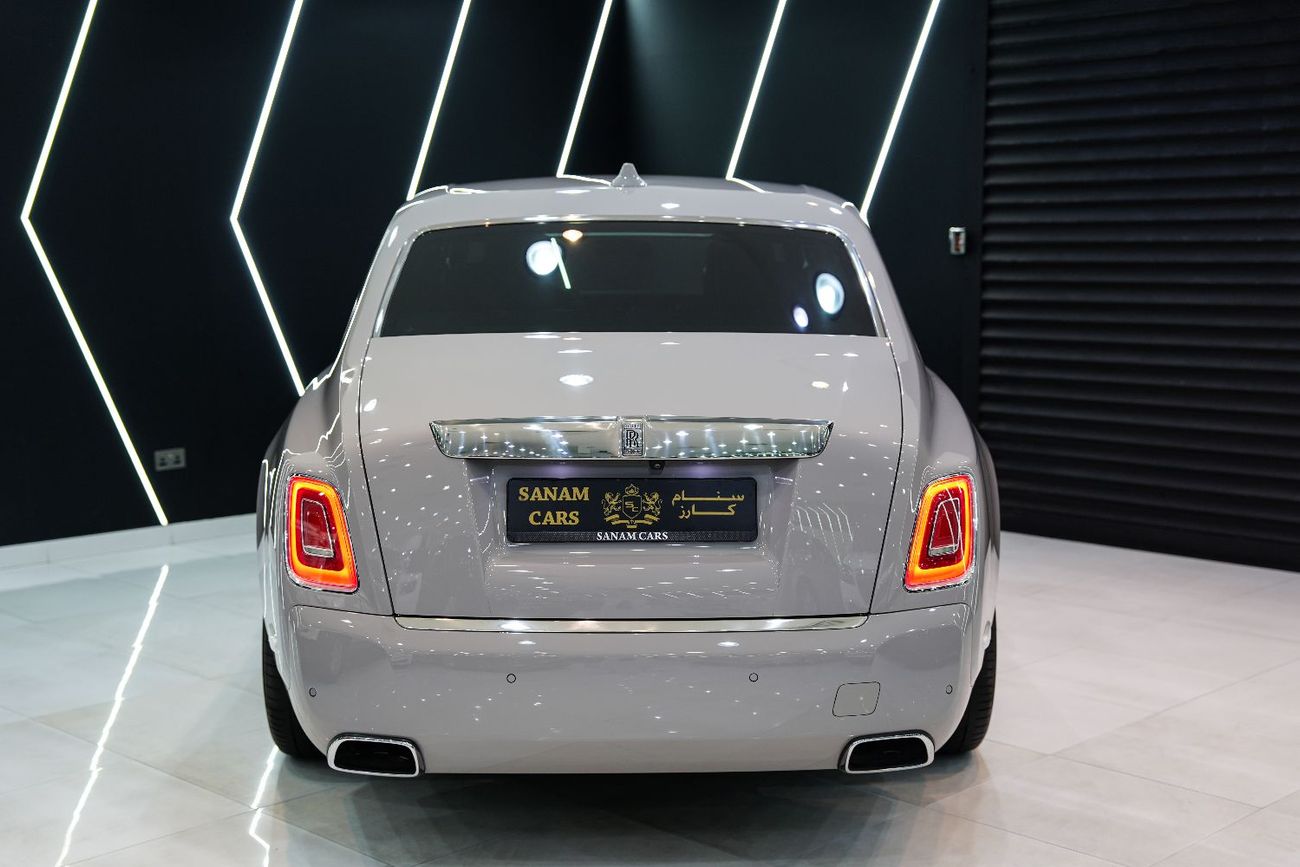 Rolls-Royce Phantom Std 6.8L 2022 Rolls Royce Phantom, Rear-Seat Entertainment, Starlight, Dealer Warranty!!