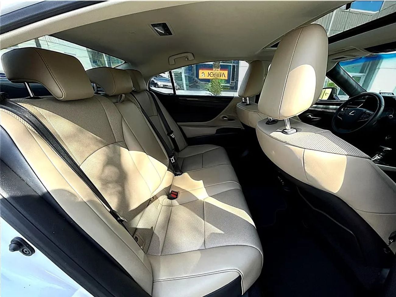 Lexus ES350 1,320 P.M | | ES-350 | 3.5L V6 | | FREE ACCIDENT | ORIGINAL PAINT