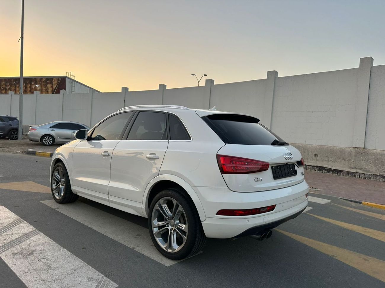 Audi Q3 40 TFSI quattro S Line 2.0L SUV