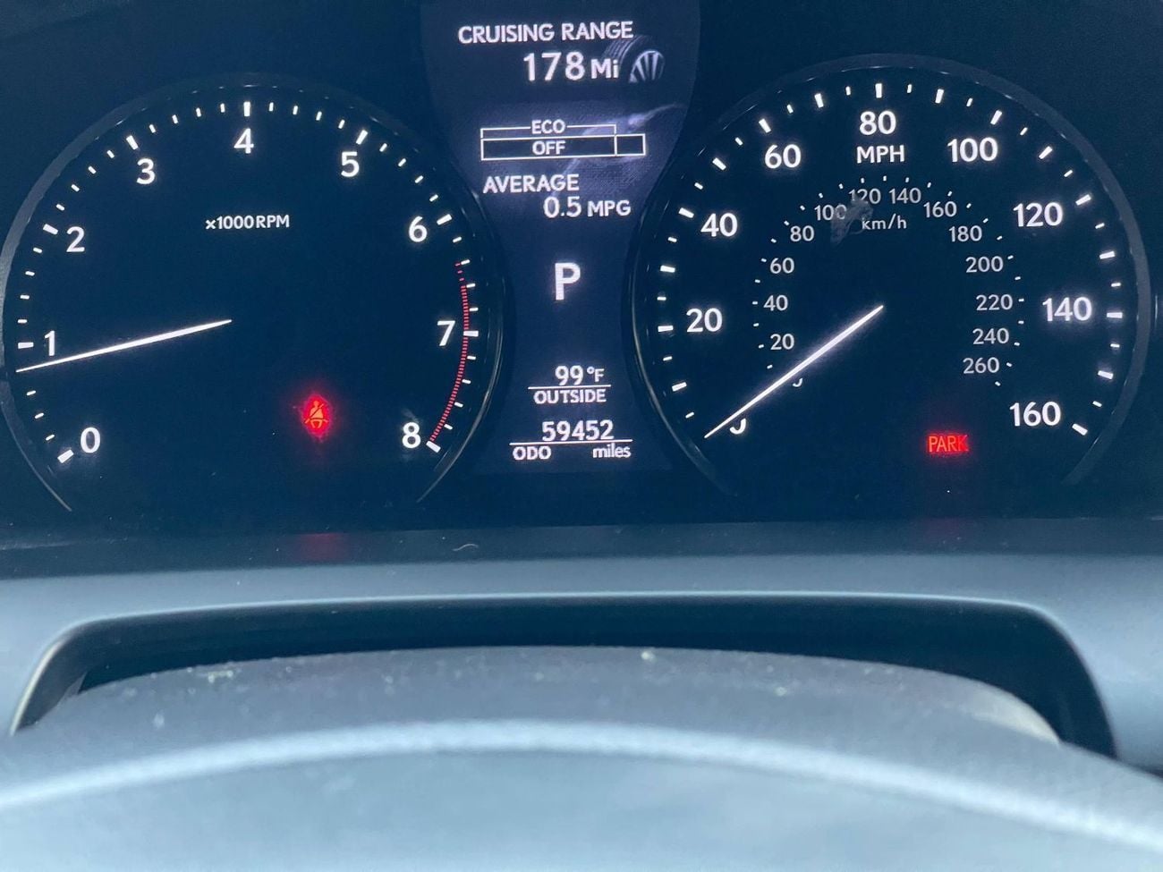 لكزس LS 460 محرك V8 سعة 4.6 لتر / F-SPORT / ممشى قليل / جنوط مقاس 19 بوصة / نقطة عمياء / مقاعد كبيرة / بحالة ممت