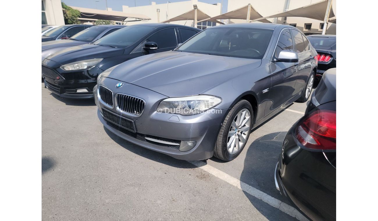 بي أم دبليو 528i اكزكيتيف