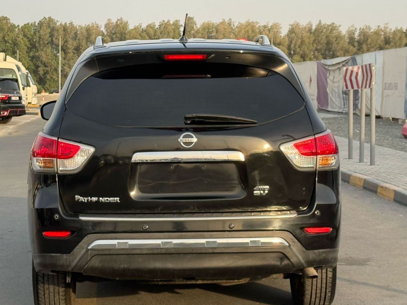 Nissan Pathfinder SV 3.5L (271 HP) In excellent condition and requires no expenses