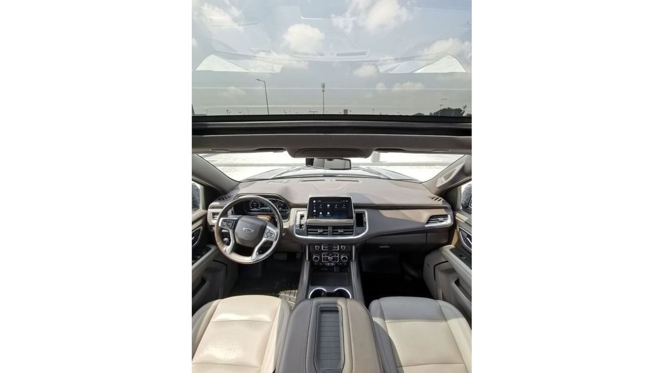 Chevrolet Suburban Chevrolet Z71 Suburban - 2022 - Grey