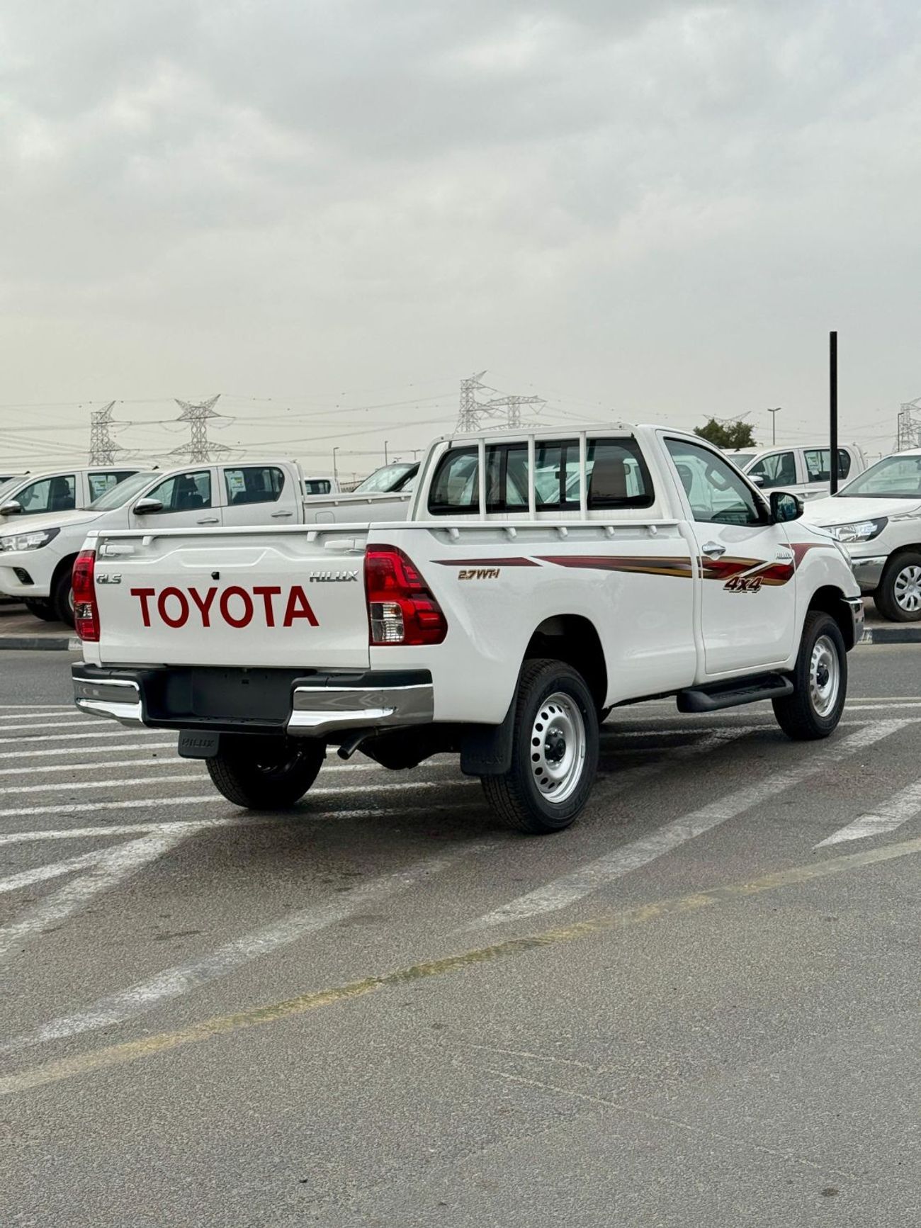 تويوتا هيلوكس GLS 2.7L 4WD