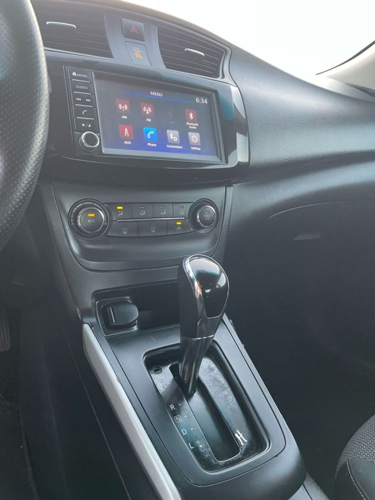 نيسان سنترا 2019 Nissan Sentra S 1.8L V4 MidOption+ Ecar onomical C-