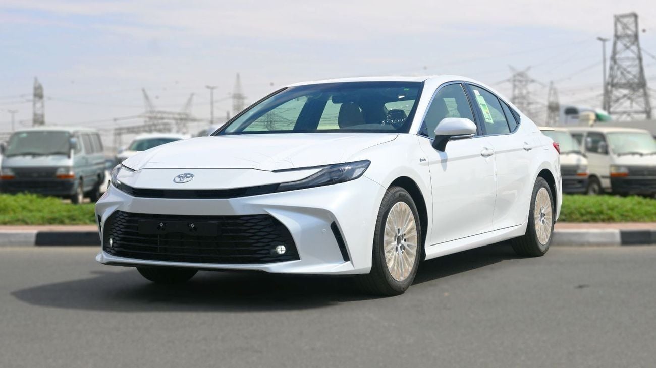 Toyota Camry E 2.5L Toyota Camry E-Plus 2.5L Hybrid, Model 2025, Color White