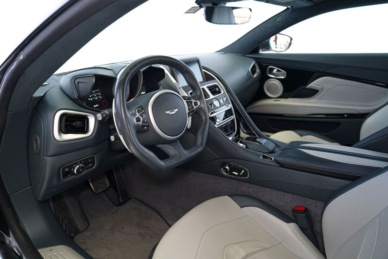 Aston Martin DBS Superleggera 5.2L