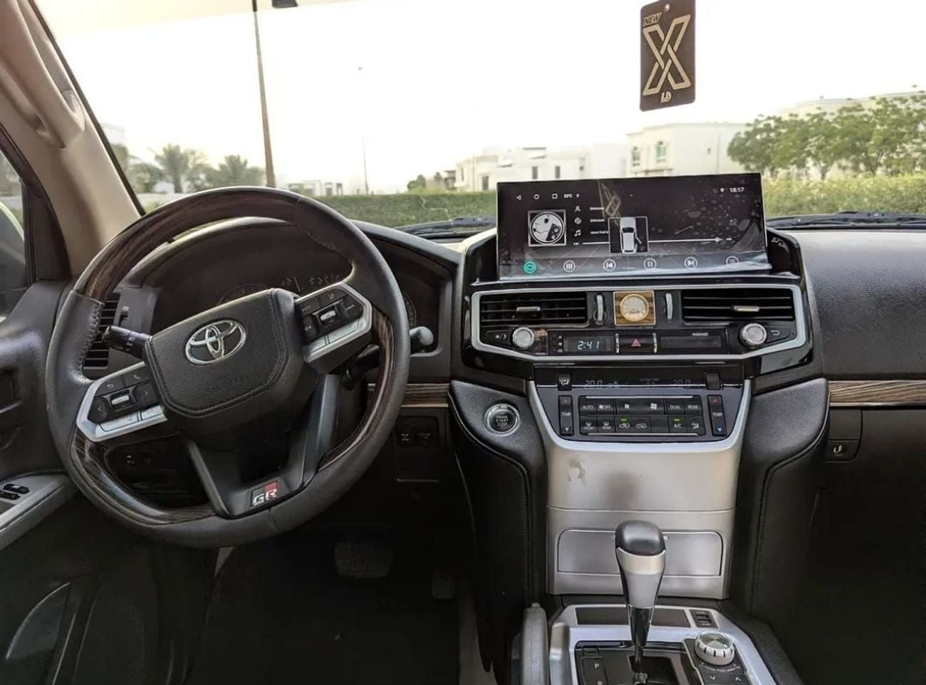 تويوتا لاند كروزر Toyota landcruise 2011model Facelifted 2025 GXR 4.0L v8 petrol Engine Colour Gold push start Transmi