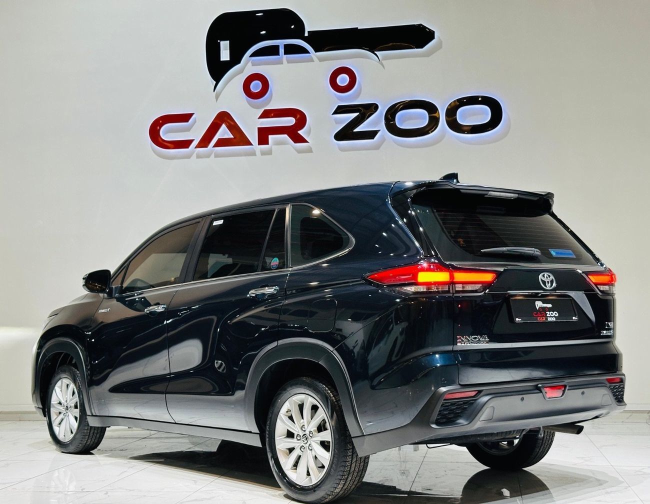 Toyota Innova 2.0L HyCross 7S Hybrid