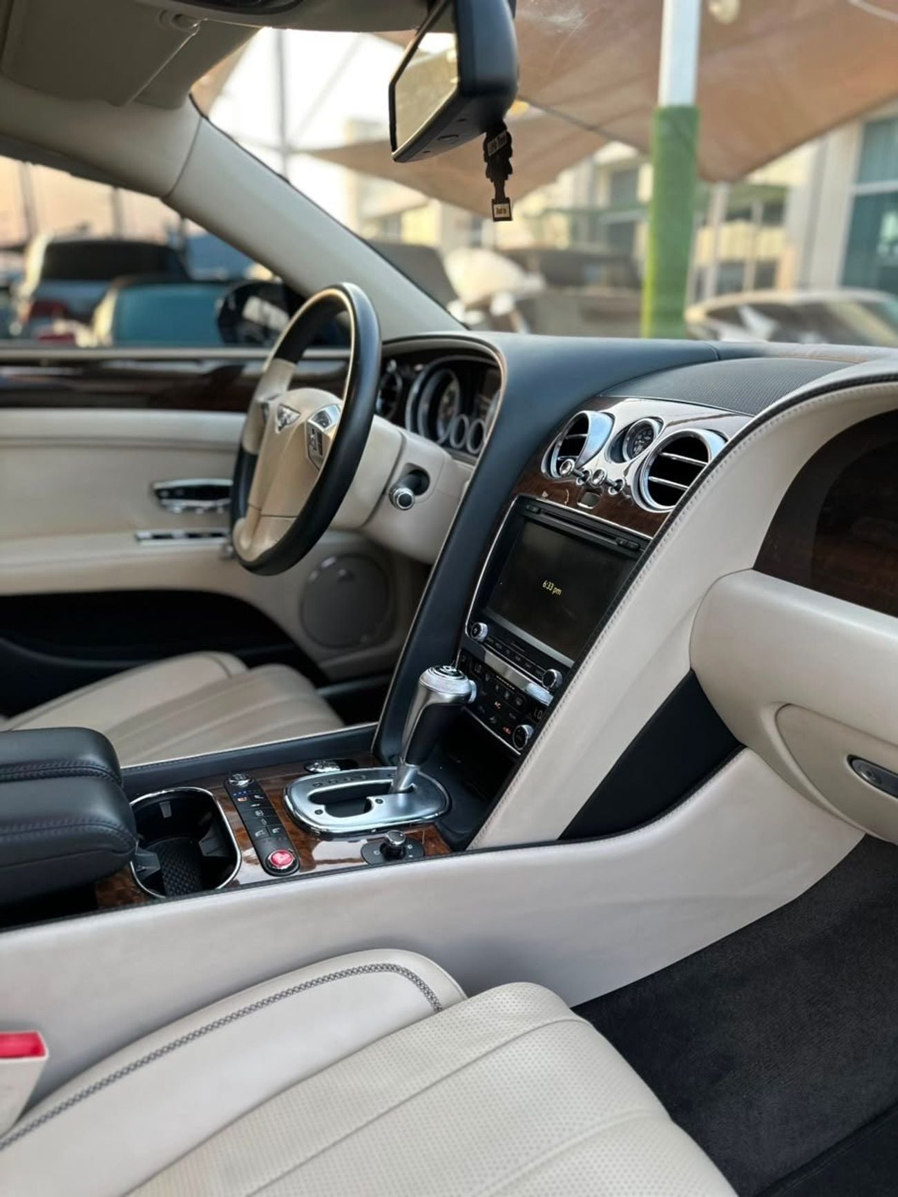 بنتلي فلاينج سبور V8