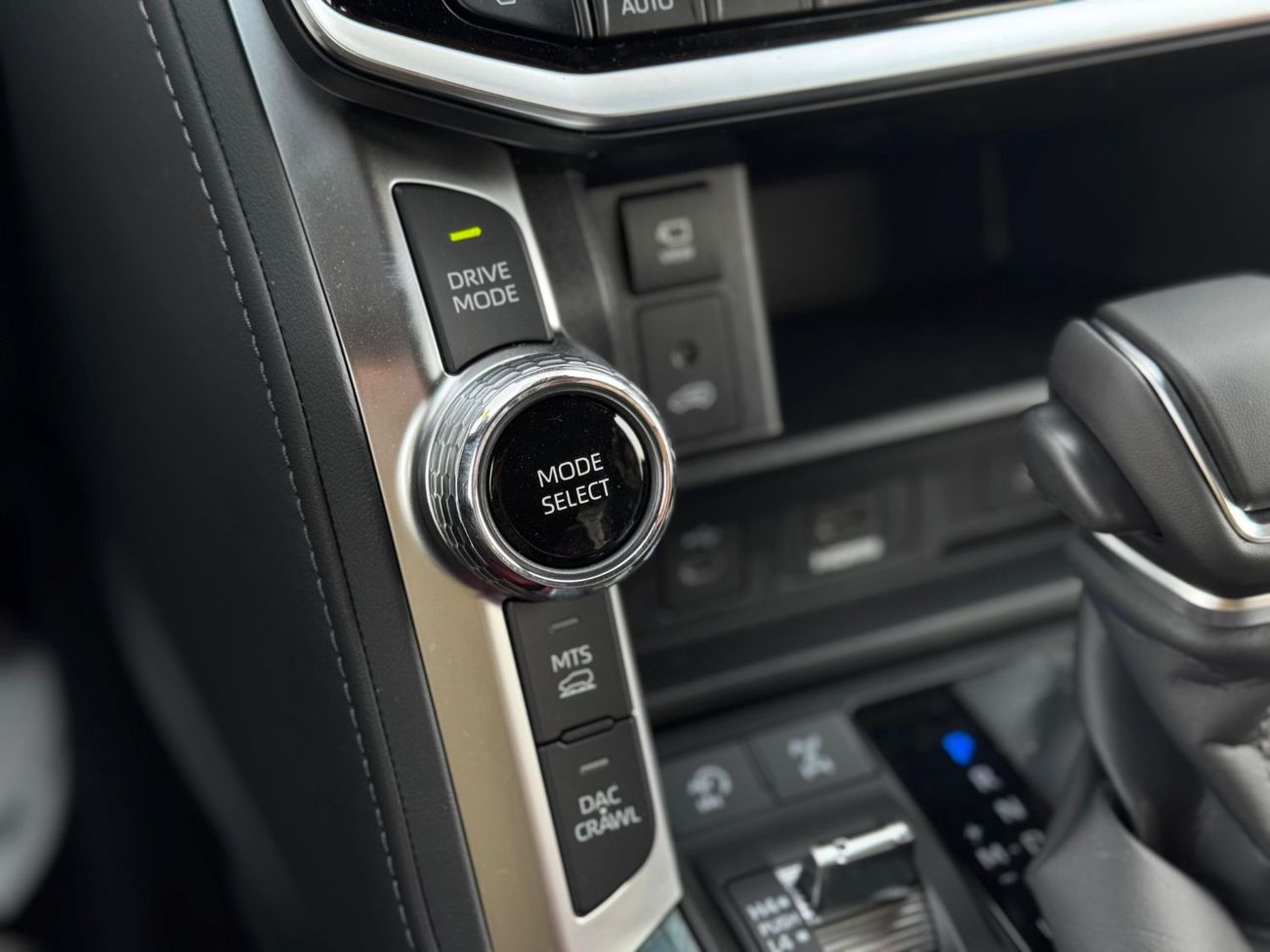 تويوتا لاند كروزر 3.5T GR-Sport Hybrid