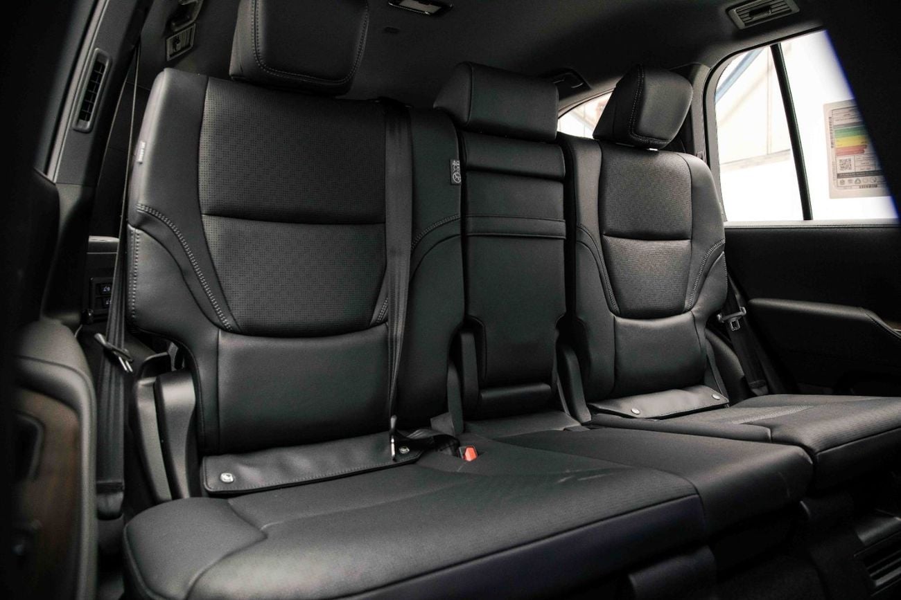 تويوتا لاند كروزر VX 3.3L - Grey Metallic Inside Black | Export Only