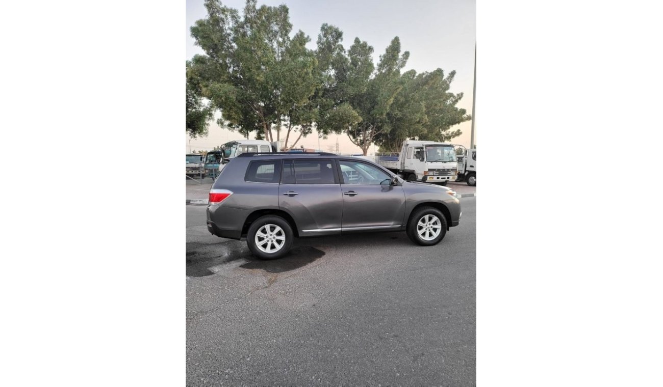 تويوتا هايلاندر TOYOTA HIGHLANDER CLEAN CAR