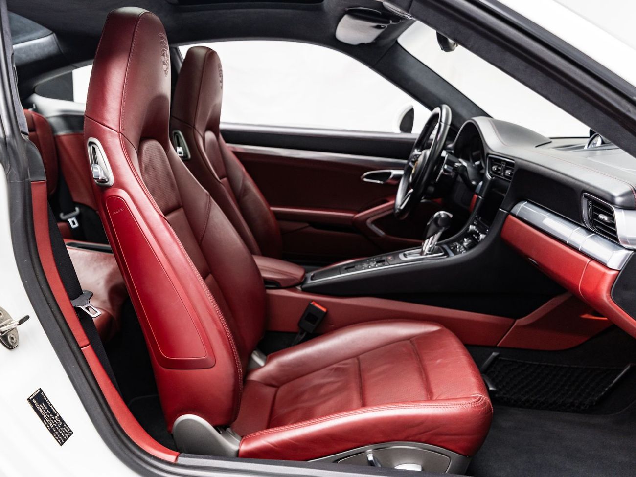 Porsche 911 Carrera 3.4L Coupe The BEST Ramadan Offer in the UAE - Limited Time Only! Porsche Warranty, Full Ser