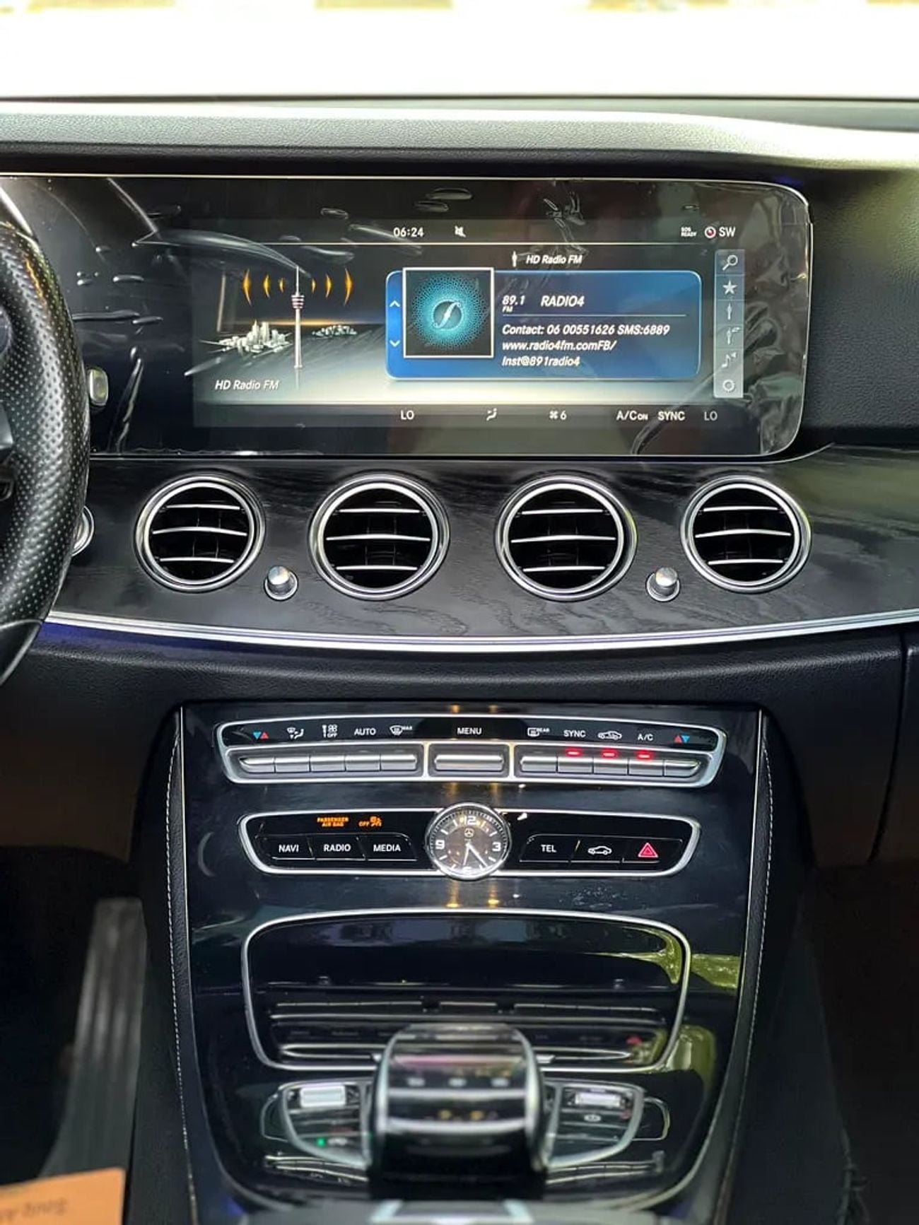 Mercedes Benz E300 E 300 - Premium Luxury Sedan