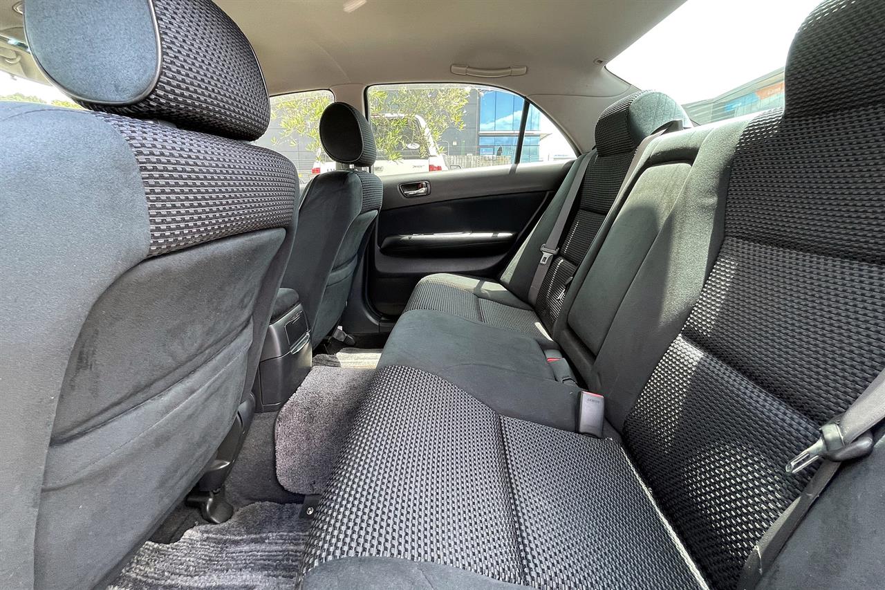 Toyota Verossa interior - Seats