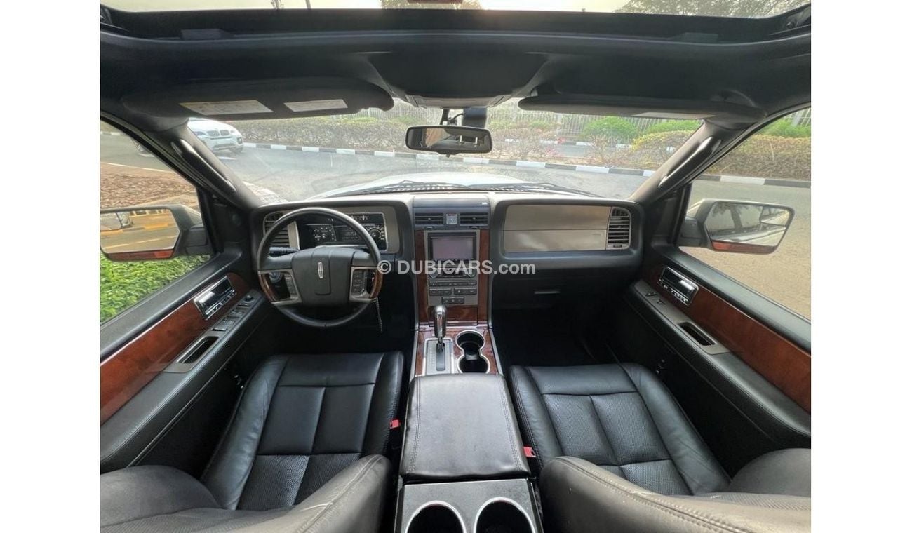 Lincoln Navigator LINCOLN NAVIGATOR GCC 2013 5.4L V8 FULL OPTION IN PERFECT CONDITION