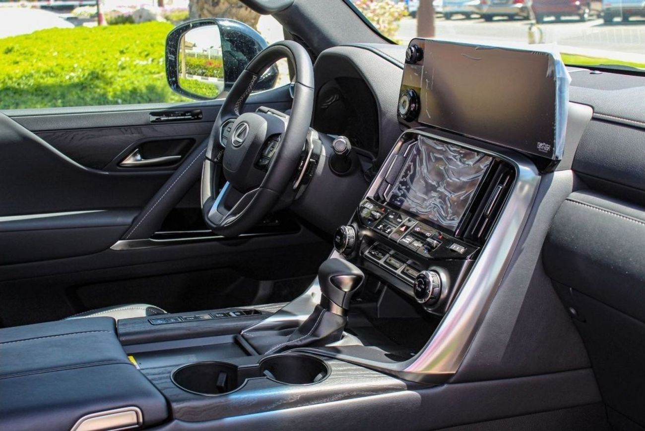 Lexus LX 600 LEXUS LX600 SIGNATURE GCC