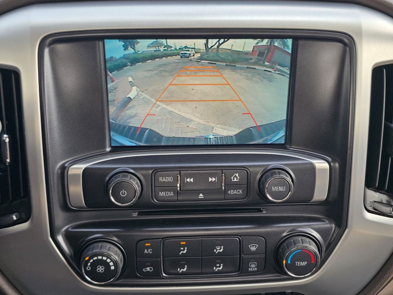 GMC Sierra 1500 SLE 5.3L Single Cab Utility 1500 SLE 5.3L V8 4X4 2016 GCC WITH FULL AGENCY SERVICE HISTORY IN M