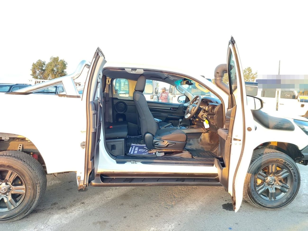 تويوتا هيلوكس TOYOTA HILUX PICKUP RHD 2022 MODEL 2.8 L DIESEL AUTOMATIC(PM73616)