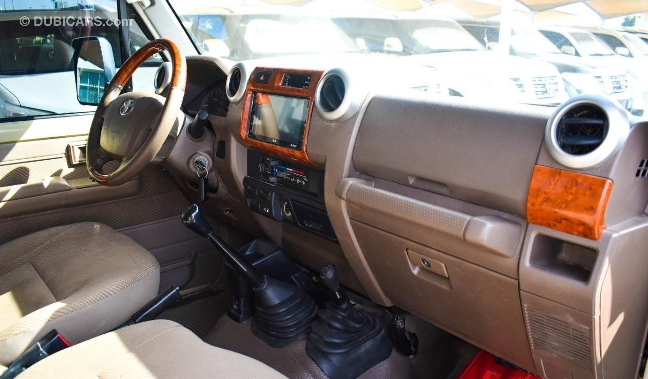 Toyota Land Cruiser Pick Up LX