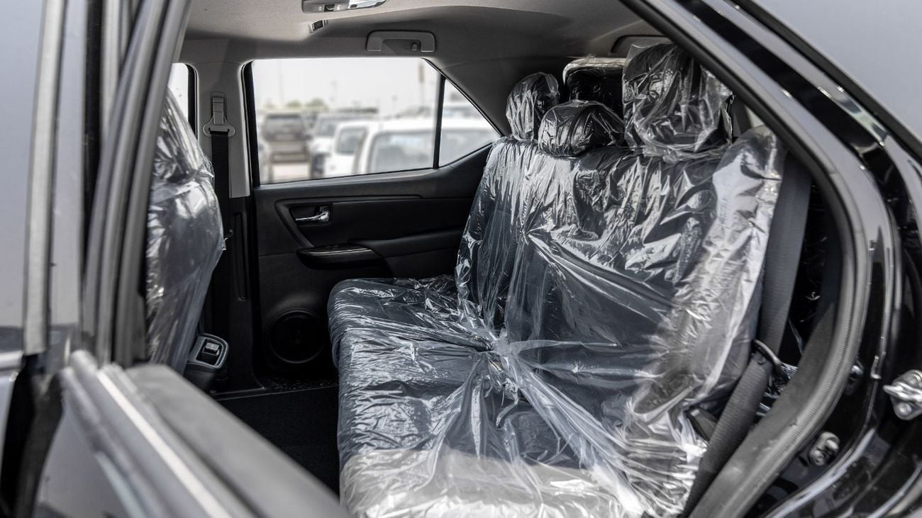 Toyota Fortuner 2025 Toyota Fortuner 2.7L AT Petrol (Black)