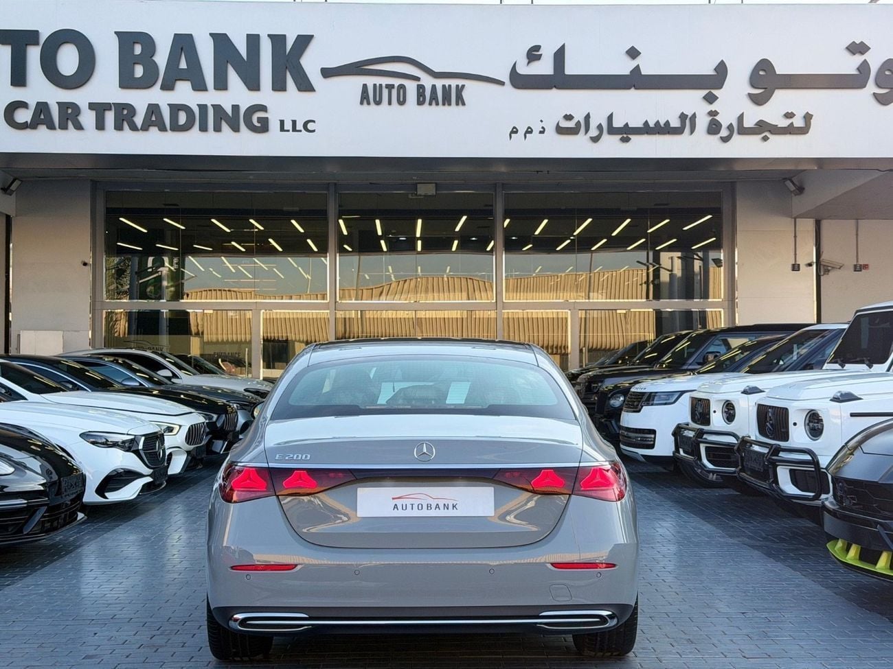 مرسيدس بنز E200 STD 2.0L