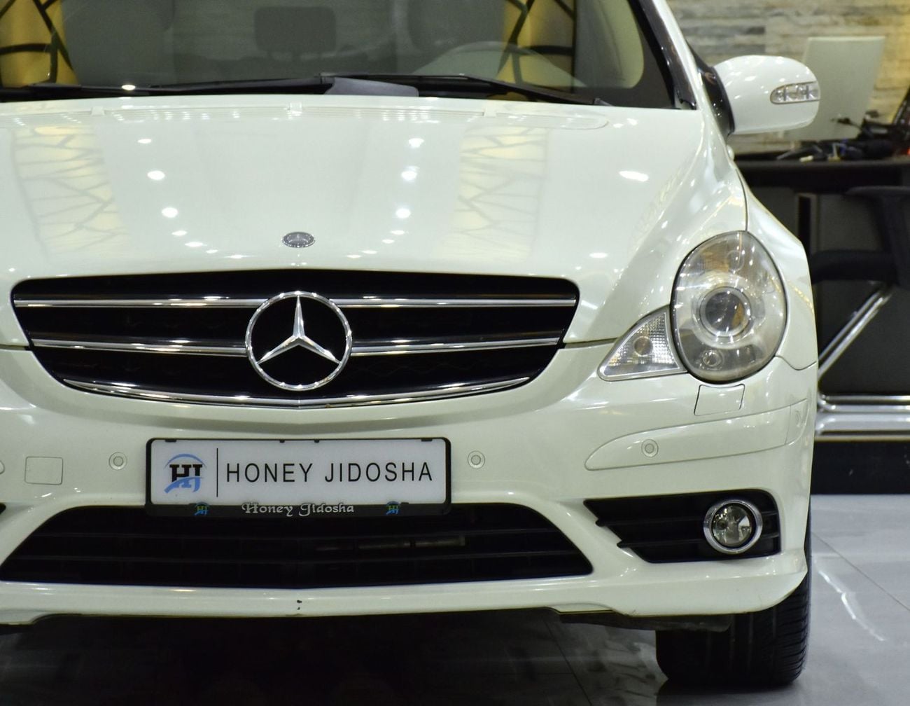 Mercedes-Benz R 350 EXCELLENT DEAL for our Mercedes Benz R350 ( 2009 Model ) in White Color GCC Specs