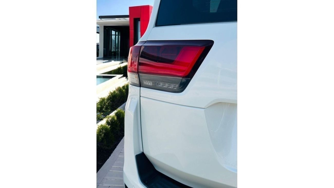 Toyota Land Cruiser AED 3, 810 PM | LAND CRUISER GXR 2022 | ORIGINAL PAINT | GCC SPECS | MINT CONDITION