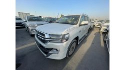 Toyota Land Cruiser Toyota G.X.R ( V8 ) 2021  Grand Touring     بداخلية مخمل بيج  السعر مغري