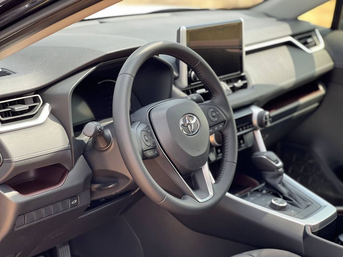 Toyota RAV4 2.5L HEV A/T // 2025 // FULL OPTION WITH PANORAMIC , DVD&BACK CAMERA , COOLING SEATS //SPECIAL OFFER