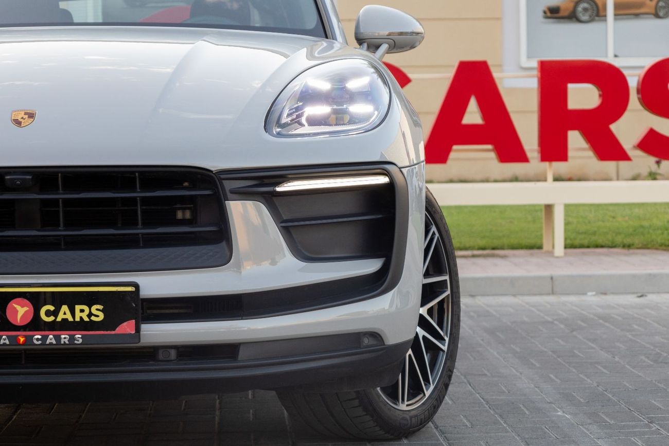 Porsche Macan Std 2.0L (252 HP) Porsche Macan 2024 GCC under Agency Warranty with Flexible Down-Payment.