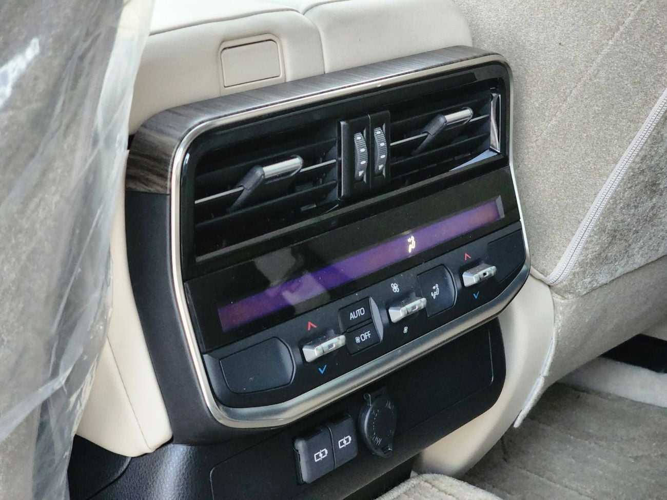 Toyota Land Cruiser VXR Twin turbo original paint