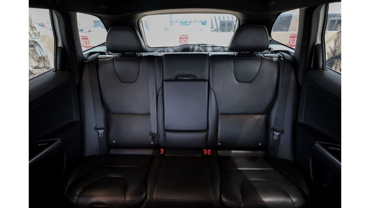 فولفو XC 60 Volvo XC60 2016 GCC under Warranty with Flexible Down-Payment.