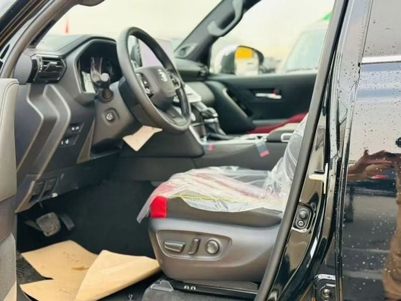 تويوتا لاند كروزر Toyota landcruise 2026Model Twin turbo 3.5L VXR V6 Colour Black Interior Red push start Transmission