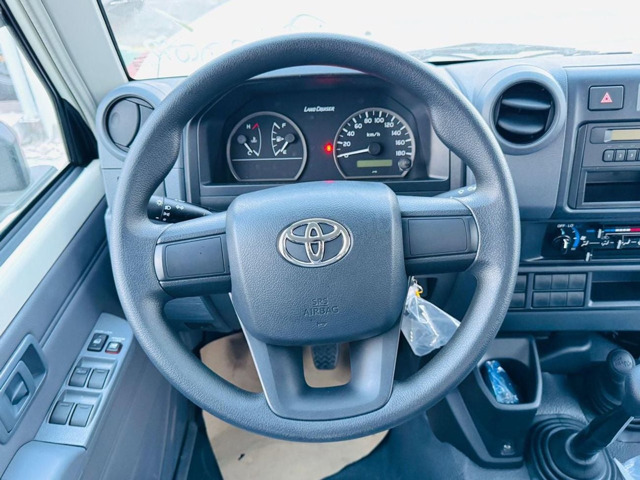 تويوتا لاند كروزر بيك آب 79 SC 4.2 MT Diesel V6 2026