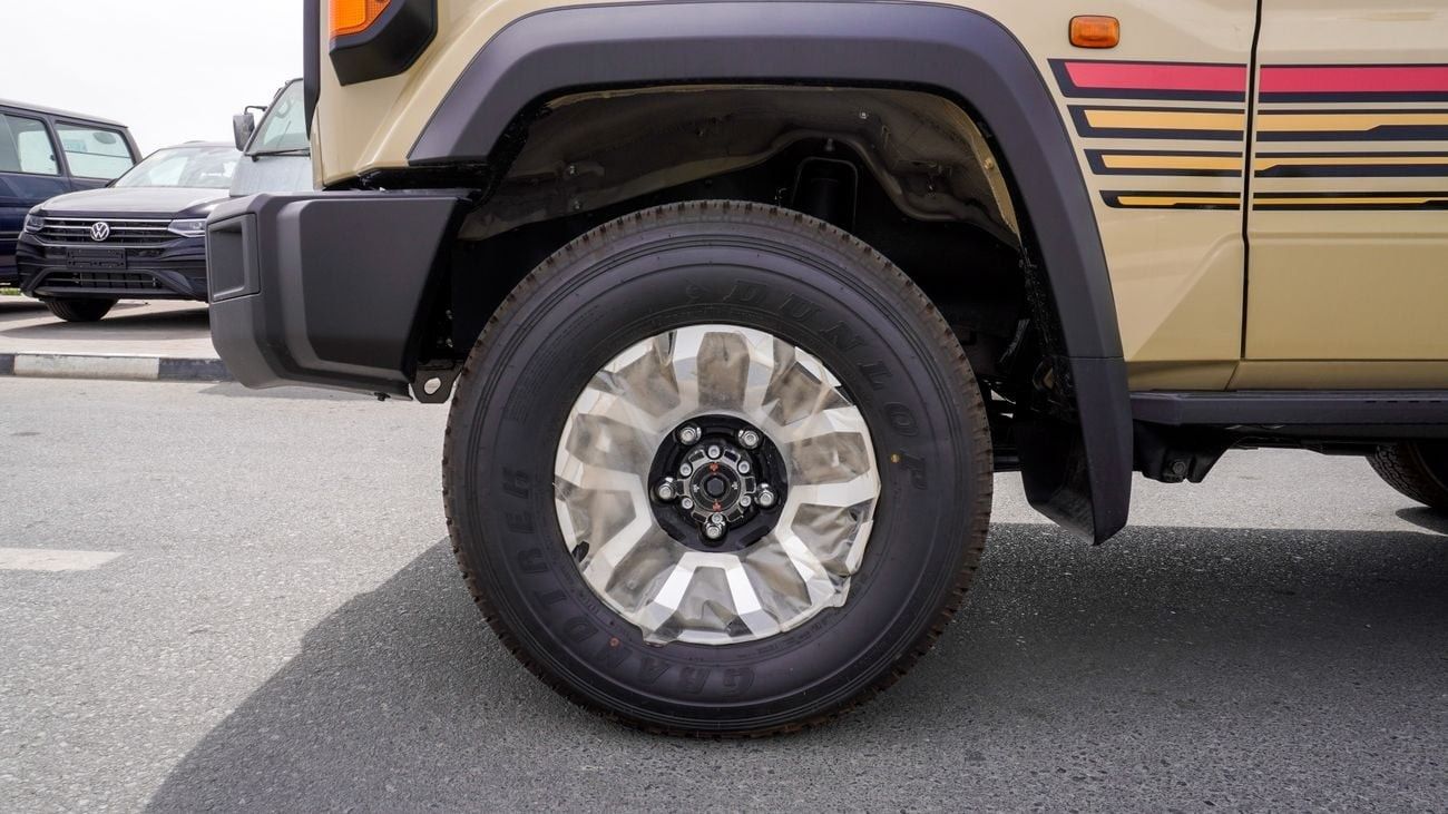 Toyota Land Cruiser 70 40Th 1984 anniversary LX 4.0 L V6