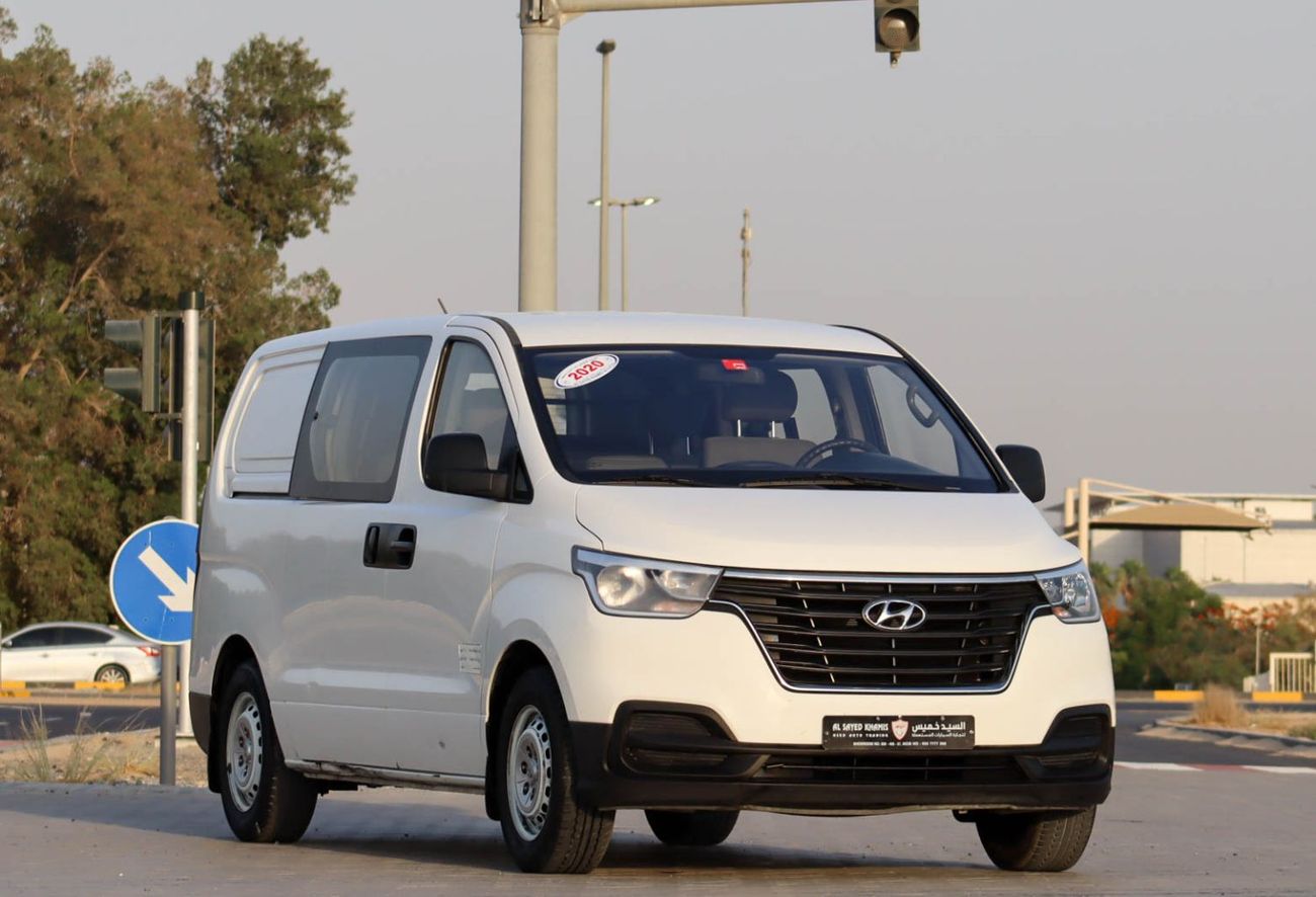 هيونداي H-1 Hyundai H1 2.4L VAN RWD 2020 GCC accident-free, in excellent condition, 820 P.M