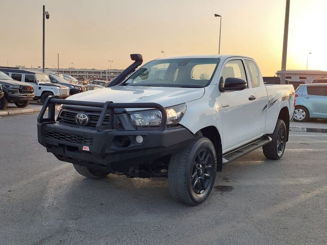 Toyota Hilux 2022 TOYOTA HILUX SMART CAB RHD DIESEL AUTOMATIC 2.4L 2GD ENGINE (PM40191)