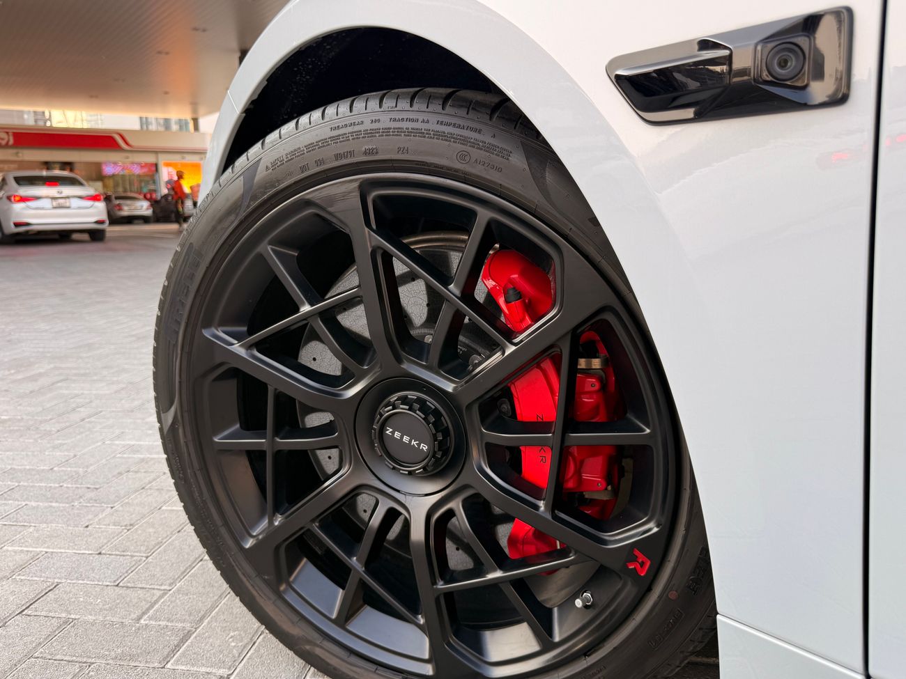 Zeekr 001 FR SPORT 1265 HP 4WD