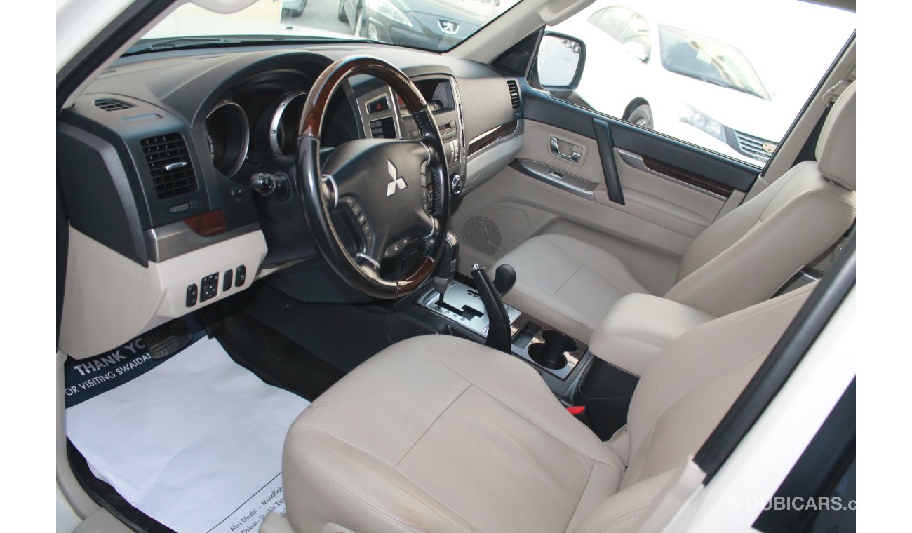 ميتسوبيشي باجيرو 3.5L V6 GLS 2015 MODEL WITH LEATHER SEATS SENSOR SUNROOF