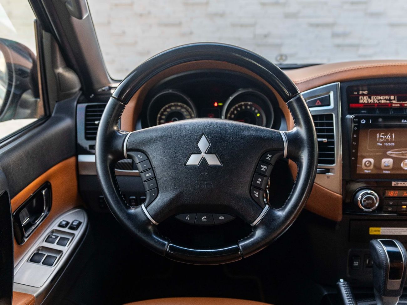 Mitsubishi Pajero GLS Mid 3.8L (189 HP)