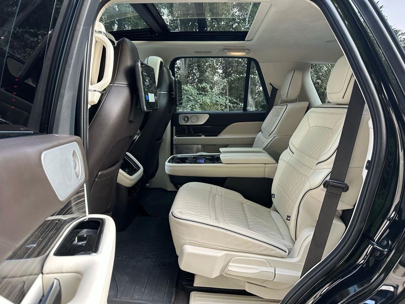 Lincoln Navigator BASE