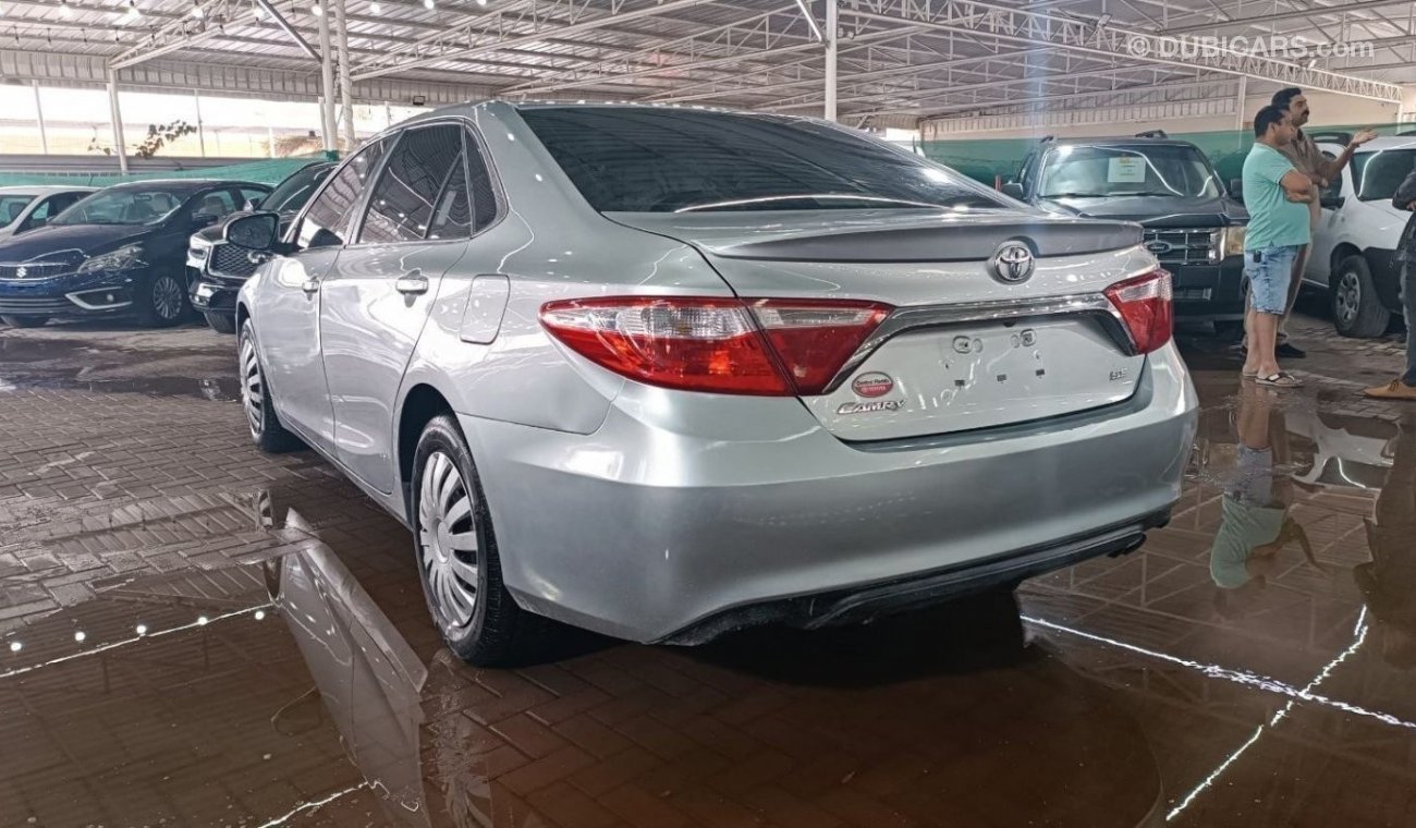 Toyota Camry SE وارد نظيف جدا