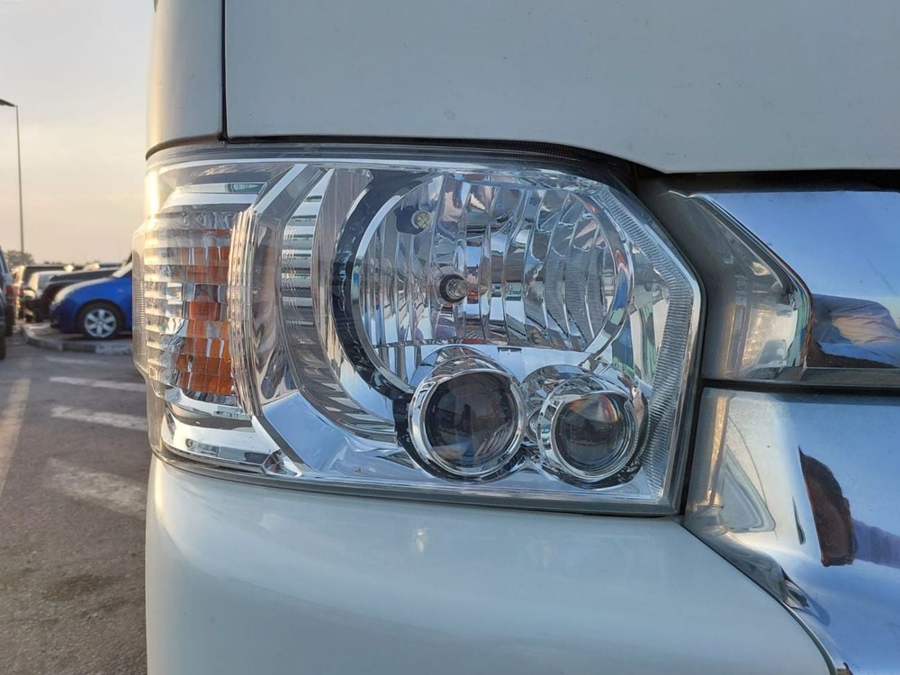 Toyota Hiace TOYOTA HIACE VAN RHD 2015 MODEL 3.0 L DIESEL AUTOMATIC(PM015396)