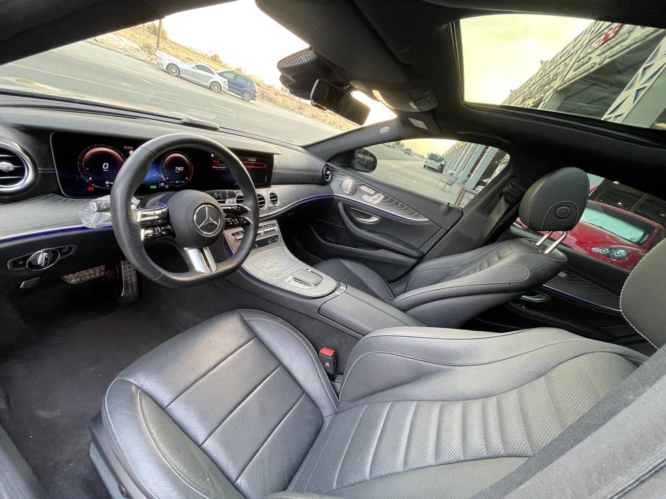 مرسيدس بنز E 350 عداد كيلومترات منخفض / كاميرا 360 درجة / رادار / شاشة عرض كاملة للوحة القيادة / نظام كشف النقطة العم