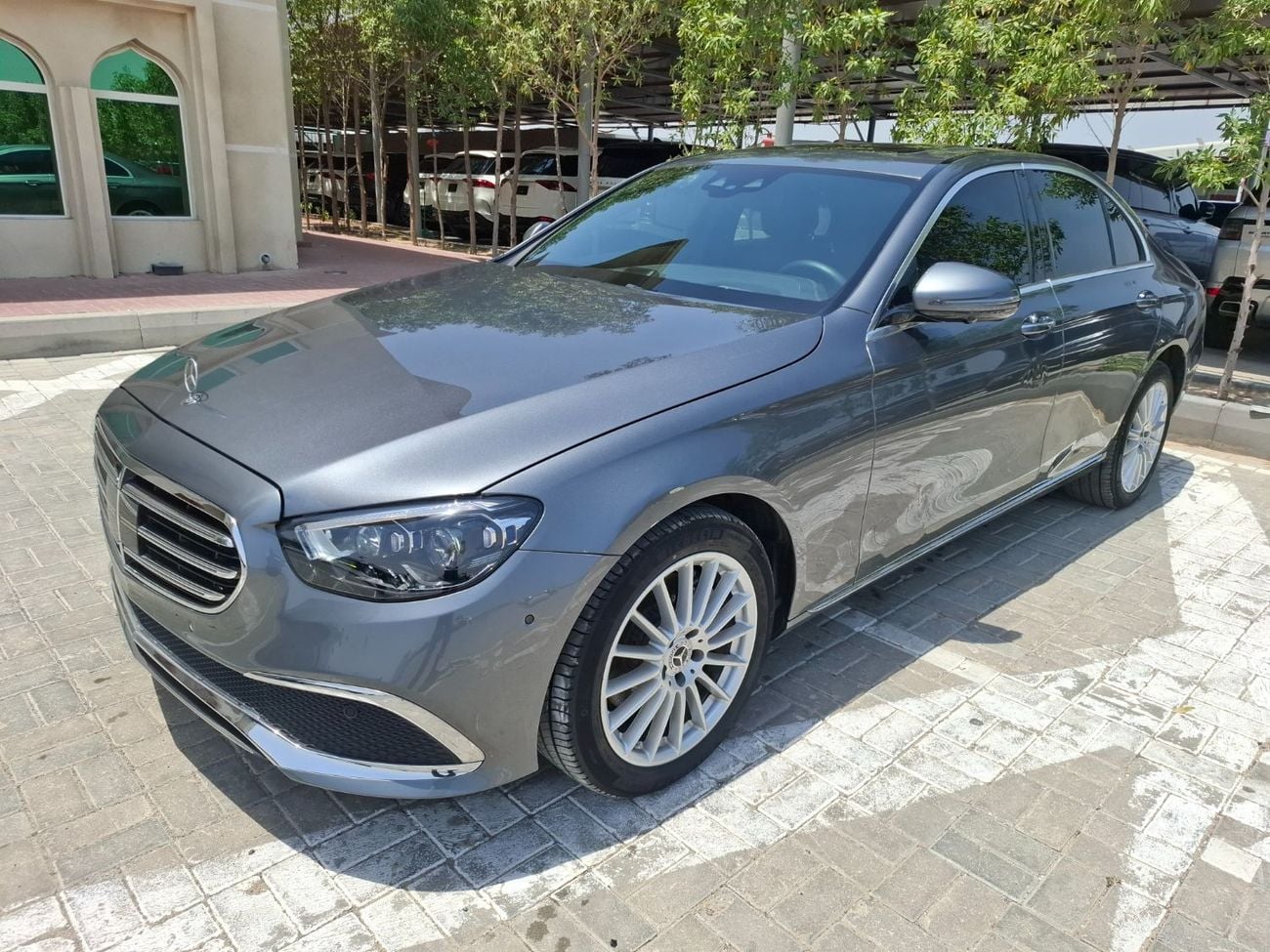 مرسيدس بنز E 250 STD (NON-GCC) مرسيدس بنز 2022