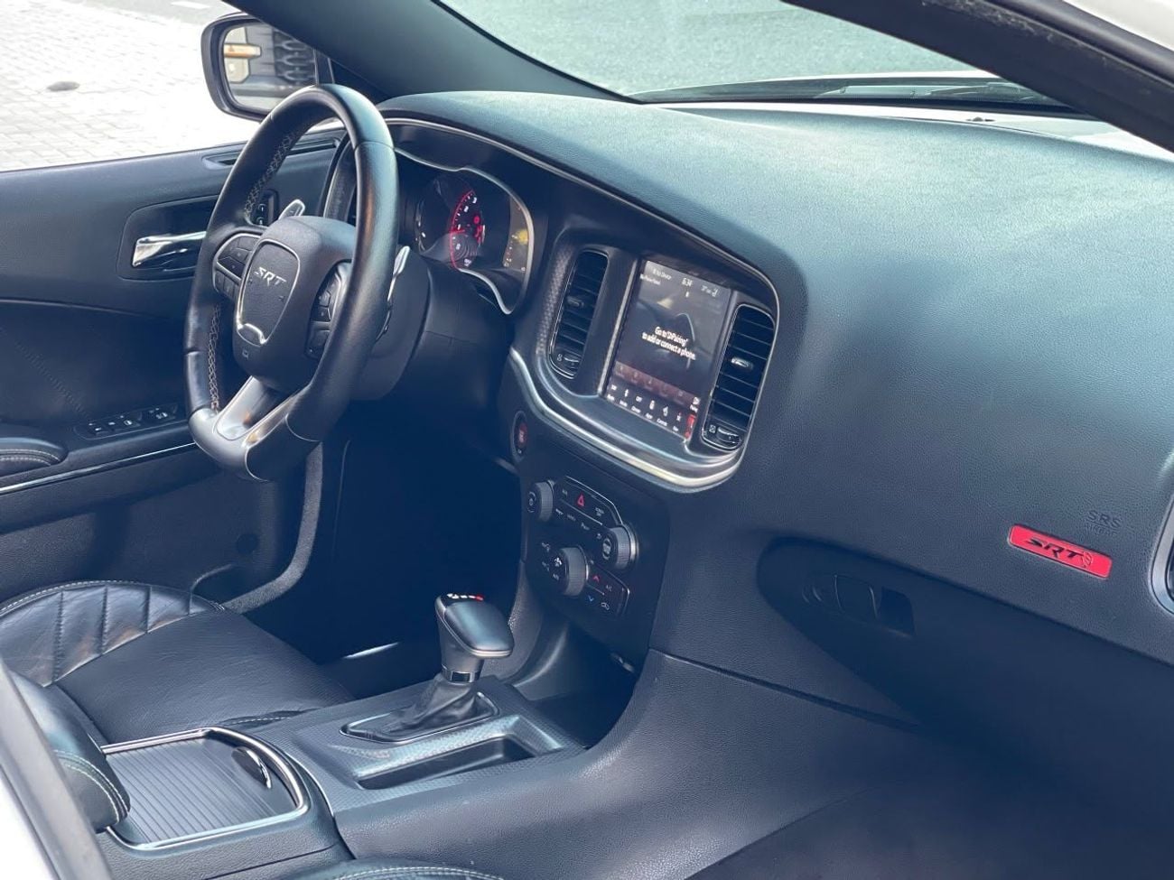 Dodge Charger HELLCAT 707HP / 6.2L V8 / LOW MILEAGE / SUNROOF / LEATHER SEATS / BLIND SPOTS / REMOTE START