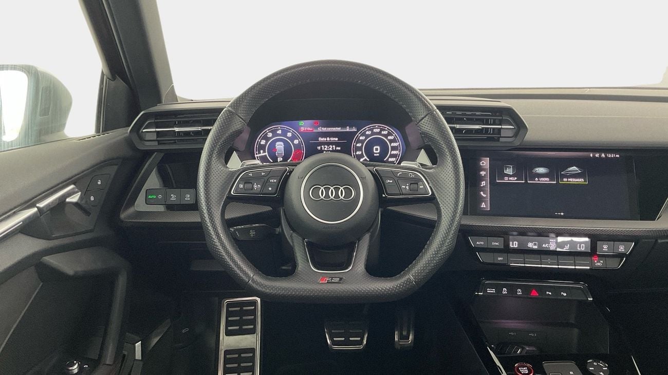 أودي RS3 TFSI quattro | شامل الضمان | 0 ﺪﻔﻋﺓ ﺃﻮﻟﻯ