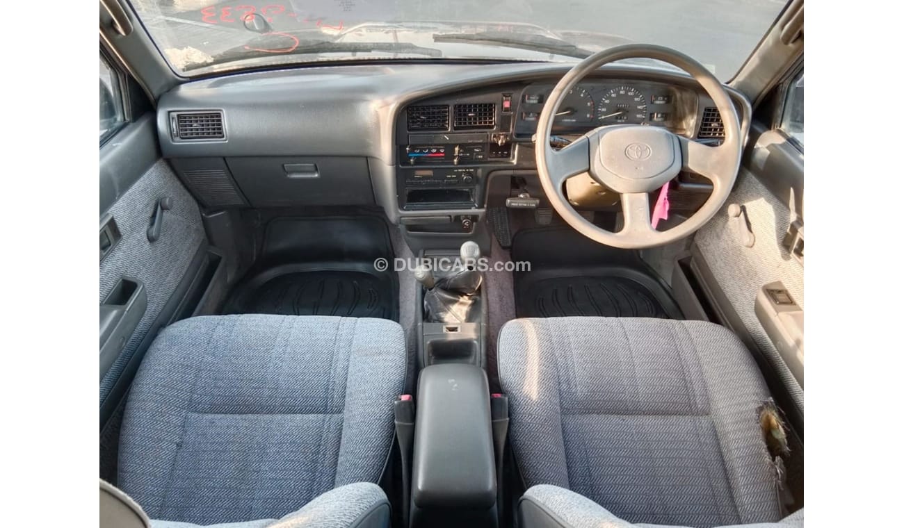 Toyota Hilux TOYOTA HILUX PICK UP RIGHT HAND DRIVE(PM1695)